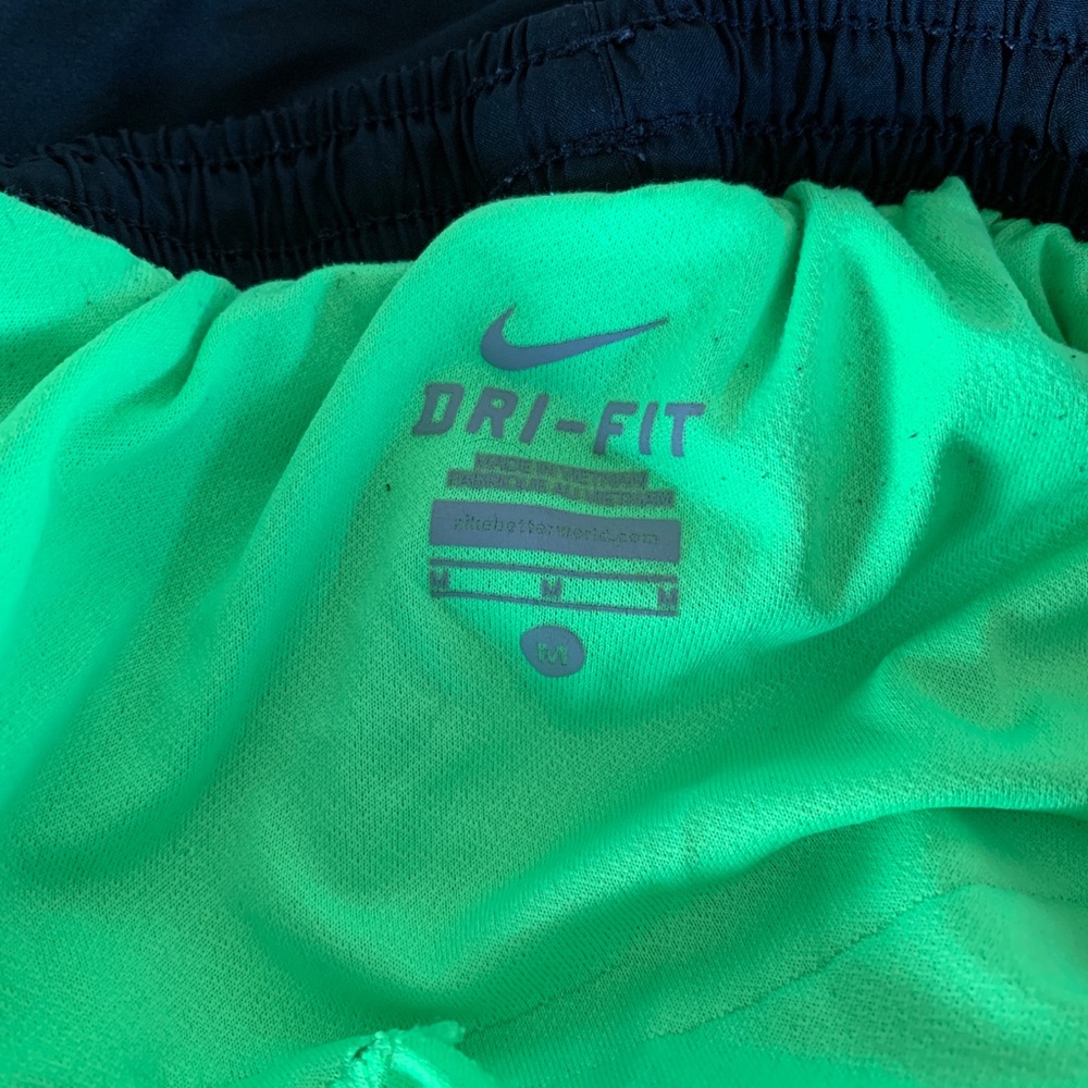 Nike tempo shorts - Picture 4 of 5